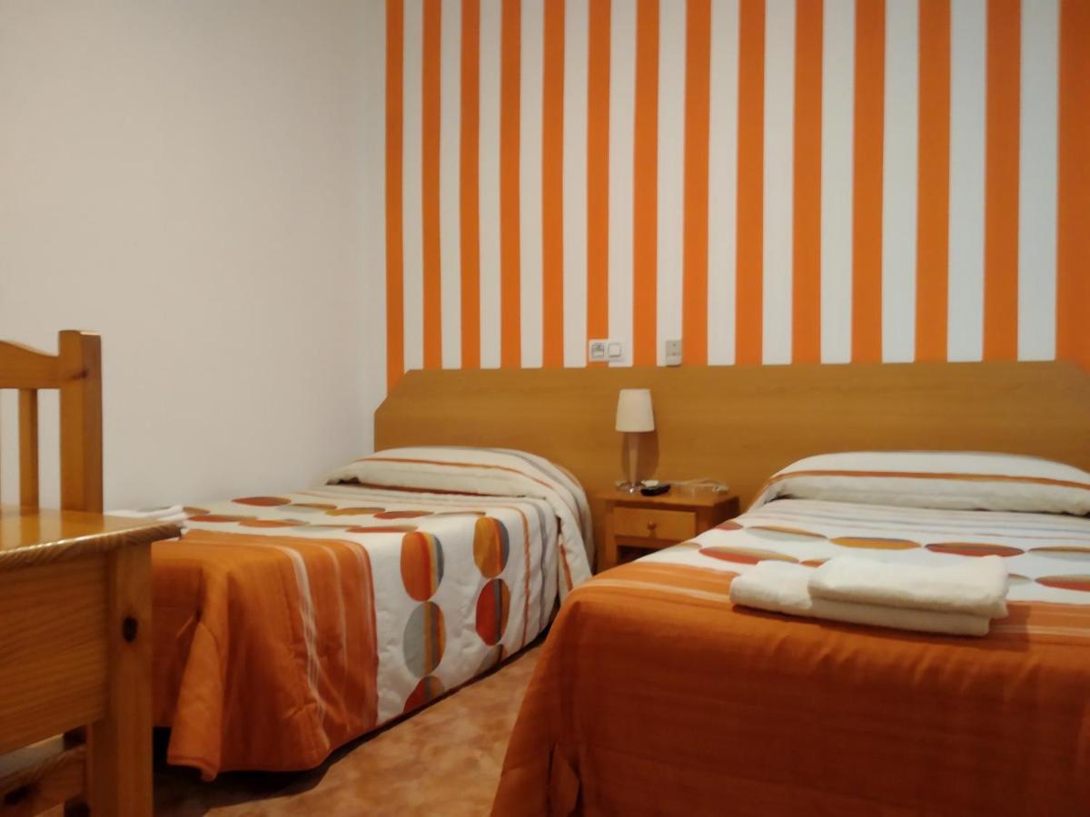 Pension Dominguez Madrid Eksteriør billede