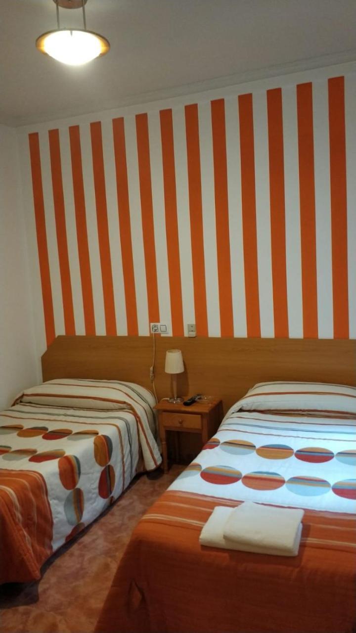 Pension Dominguez Madrid Eksteriør billede